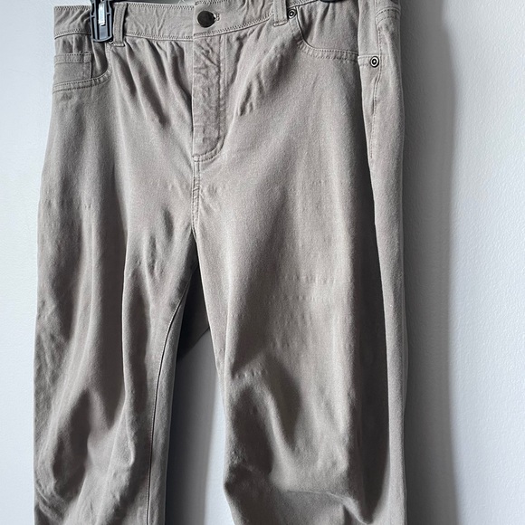 CHICO'S KHAKI REGULAR FIT SIZE 2 - Picture 3 of 11